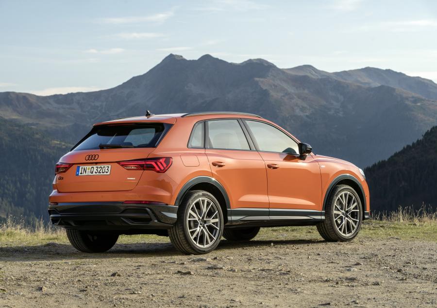  Audi Q3 Quattro S-Line Edition One 2018 года  (WW) (фото 23 из 30)